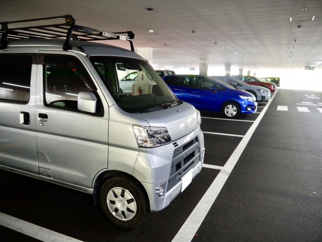 軽バン駐車場