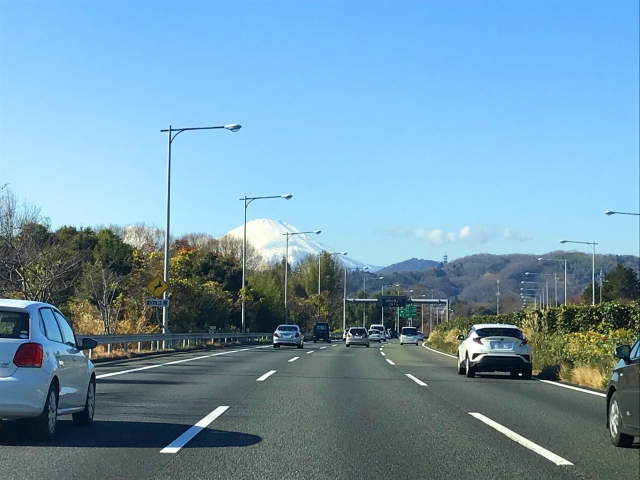 ドライブ中の景色富士山方面