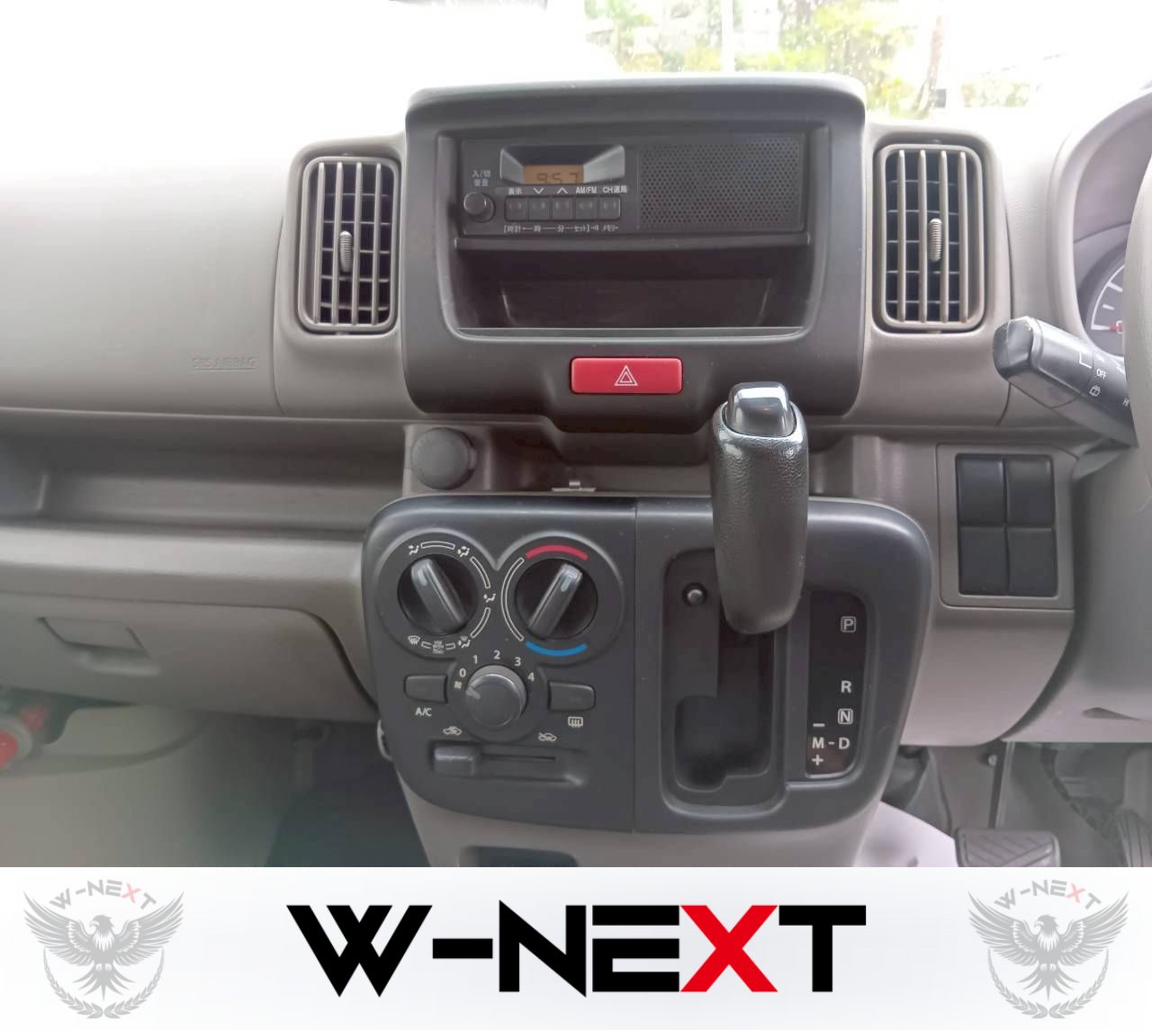 日産 NV100クリッパーバン6 DX